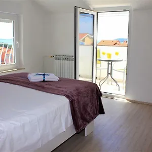 Olive Garden - Swimming Pool Apartman Biograd Na Moru